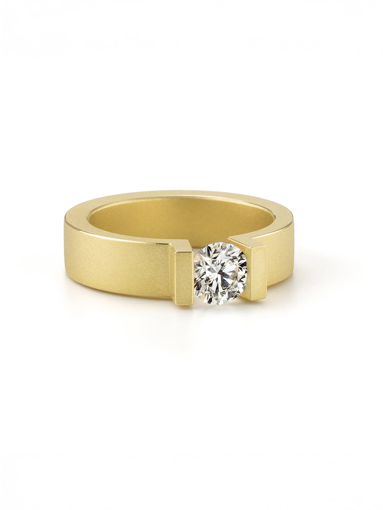 アベニューA写真